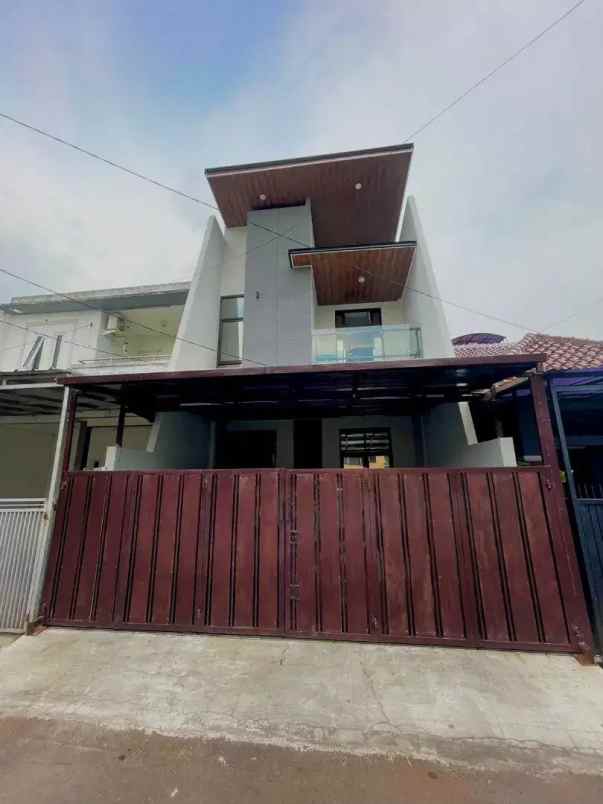 dijual rumah kawaluyaan indah