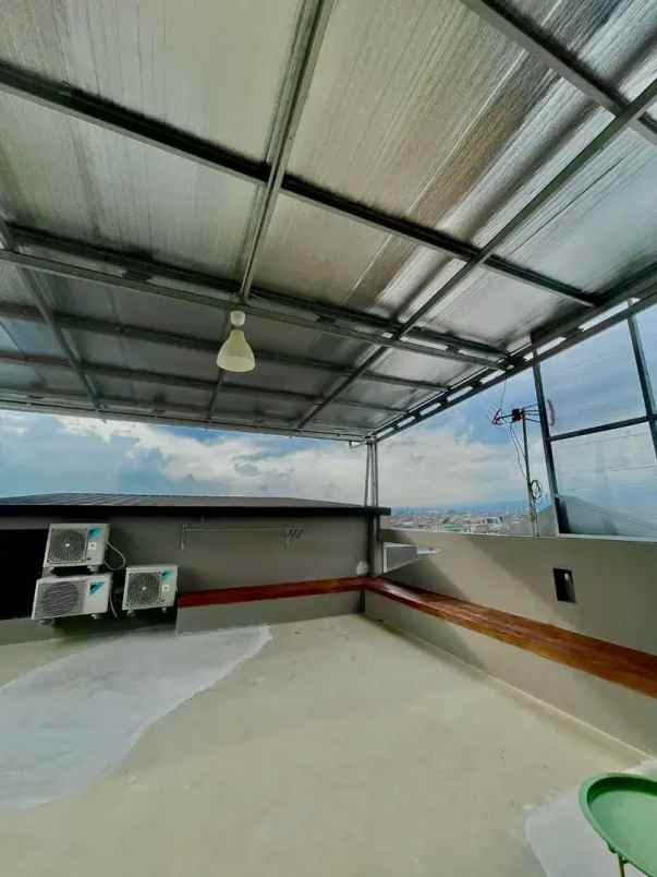 dijual rumah kawaluyaan indah