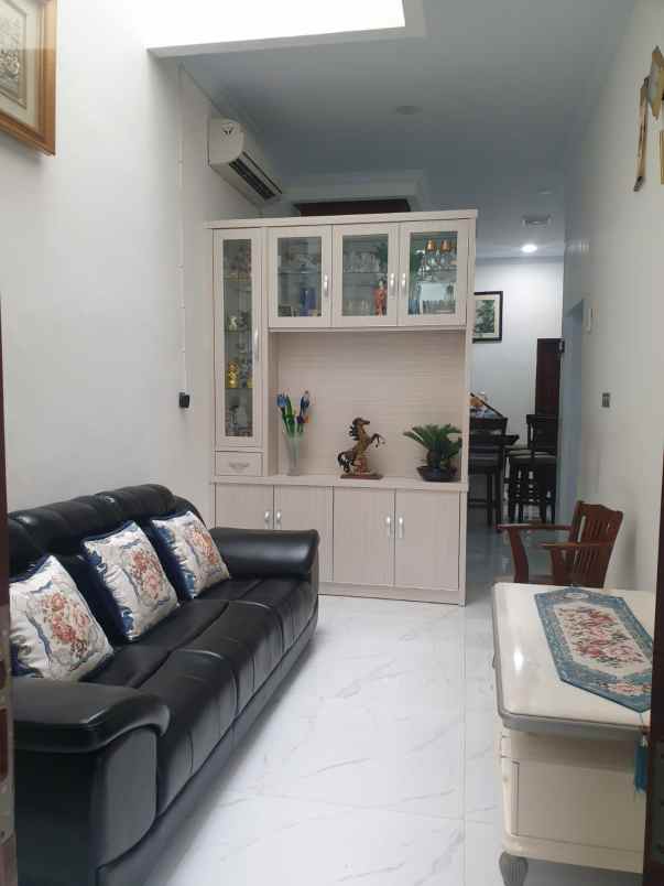 dijual rumah kebon jeruk