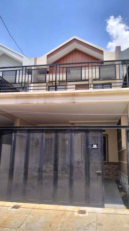 dijual rumah kel gumuruh kec batununggal