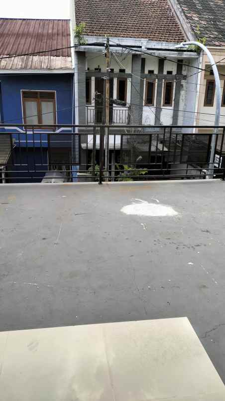 dijual rumah kel gumuruh kec batununggal