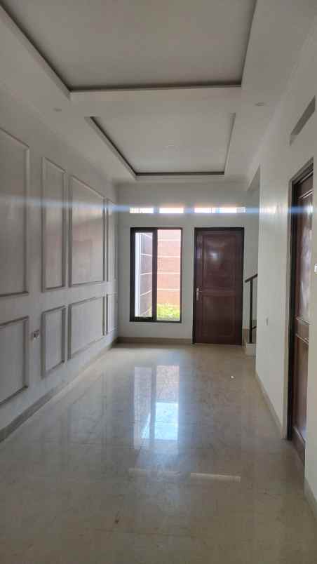 dijual rumah kel gumuruh kec batununggal