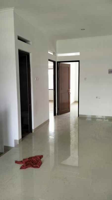 dijual rumah kel gumuruh kec batununggal