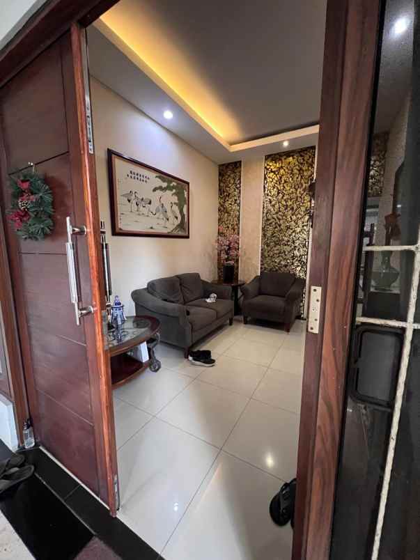 dijual rumah kelapa gading