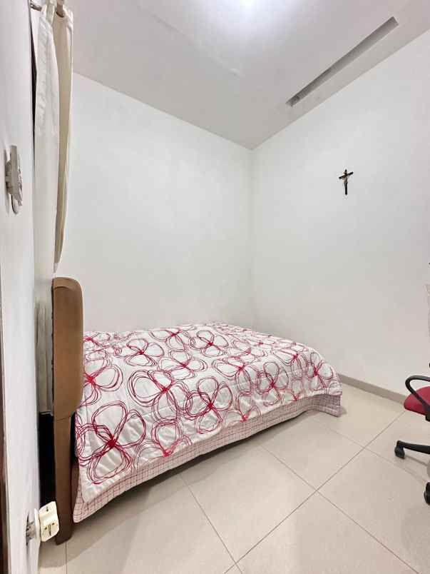 dijual rumah kelapa nias kelapa gading