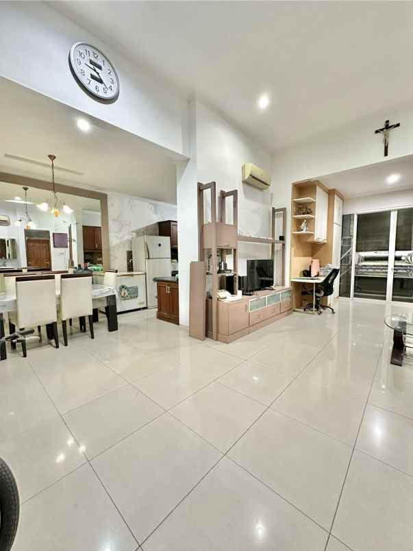 dijual rumah kelapa nias kelapa gading