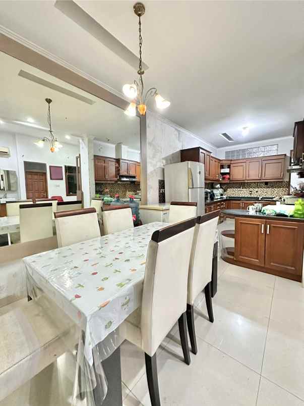 dijual rumah kelapa nias kelapa gading