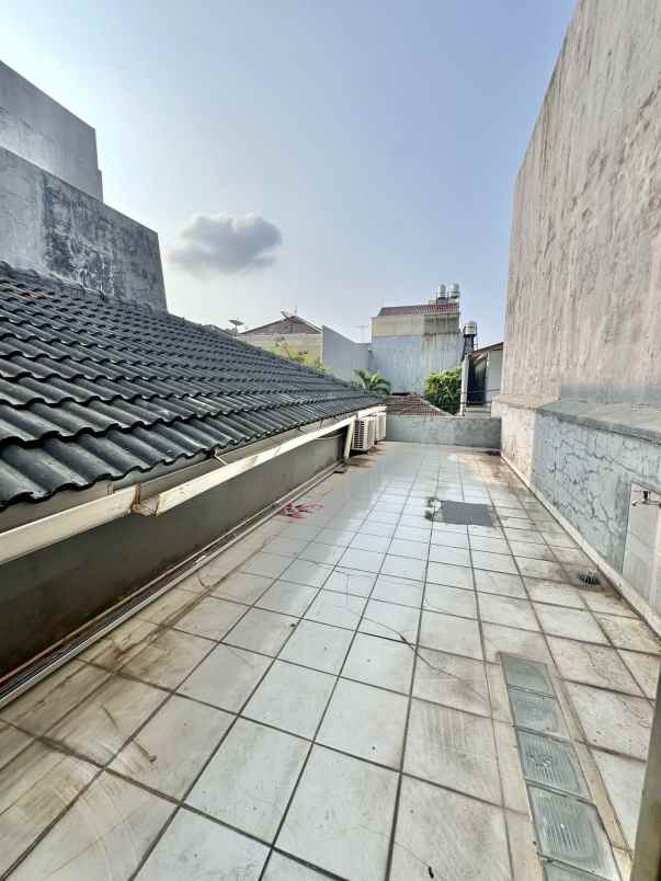 dijual rumah kelapa nias kelapa gading