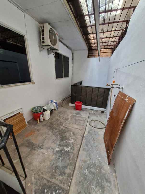 dijual rumah kelapa puan