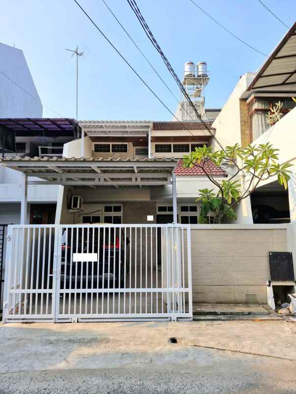 dijual rumah kelapa puan