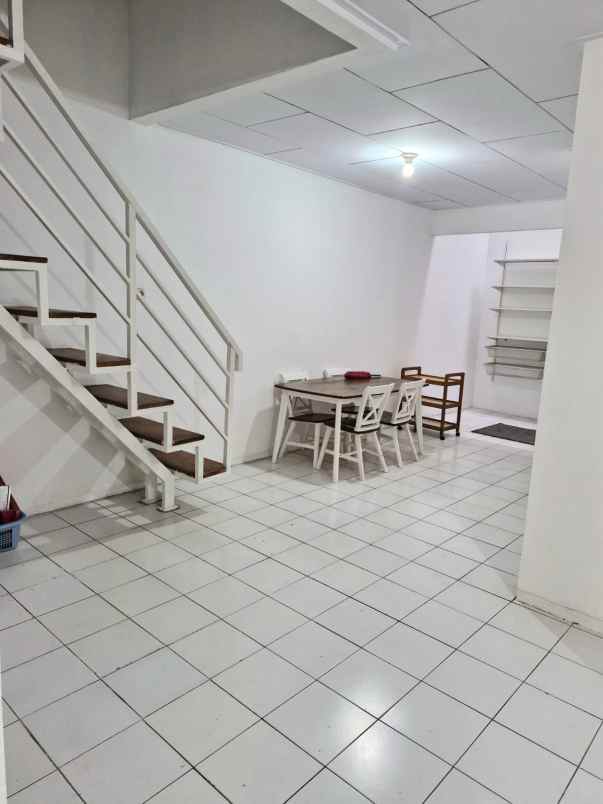 dijual rumah kelapa puan