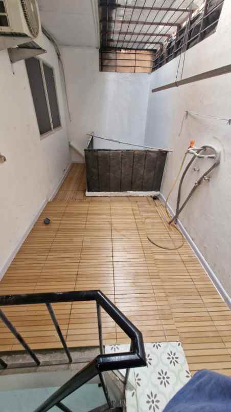 dijual rumah kelapa puan