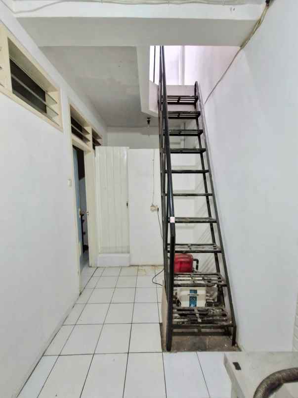 dijual rumah kelapa puan