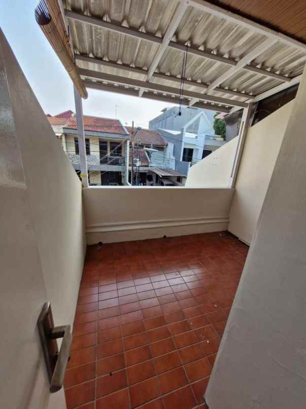 dijual rumah kelapa puan