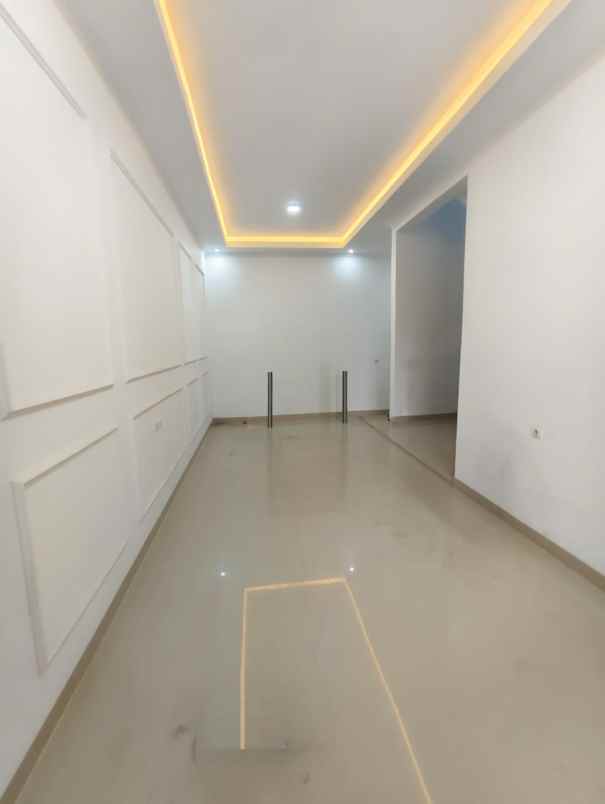 dijual rumah kelurahan gumuruh kec