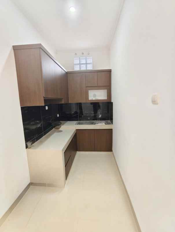 dijual rumah kelurahan gumuruh kec