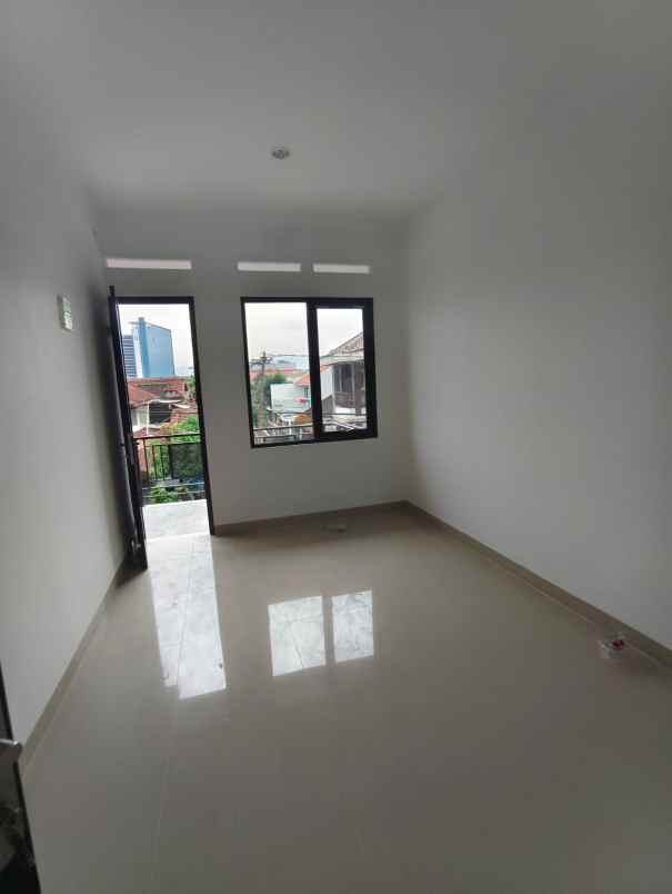 dijual rumah kelurahan gumuruh kec