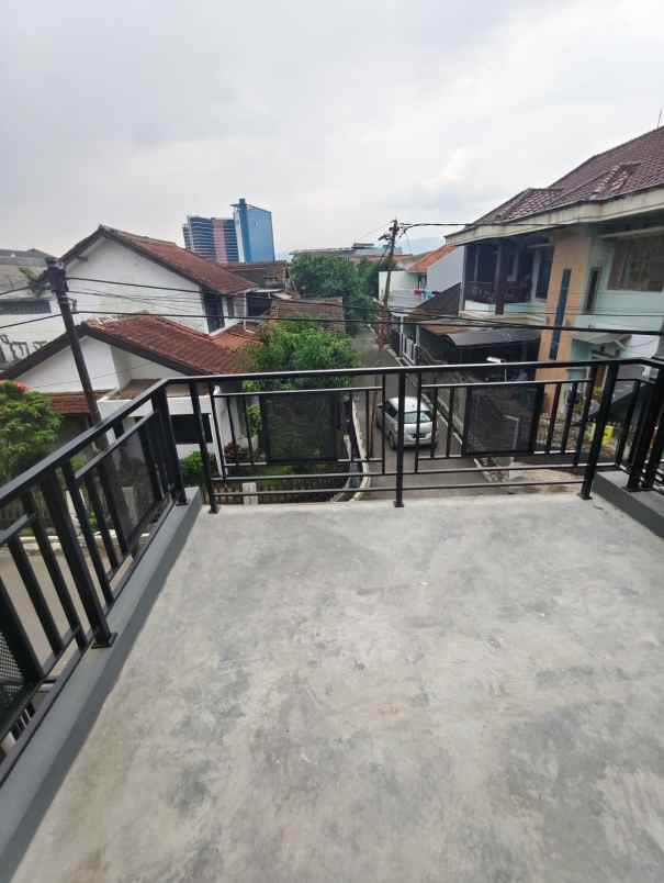 dijual rumah kelurahan gumuruh kec