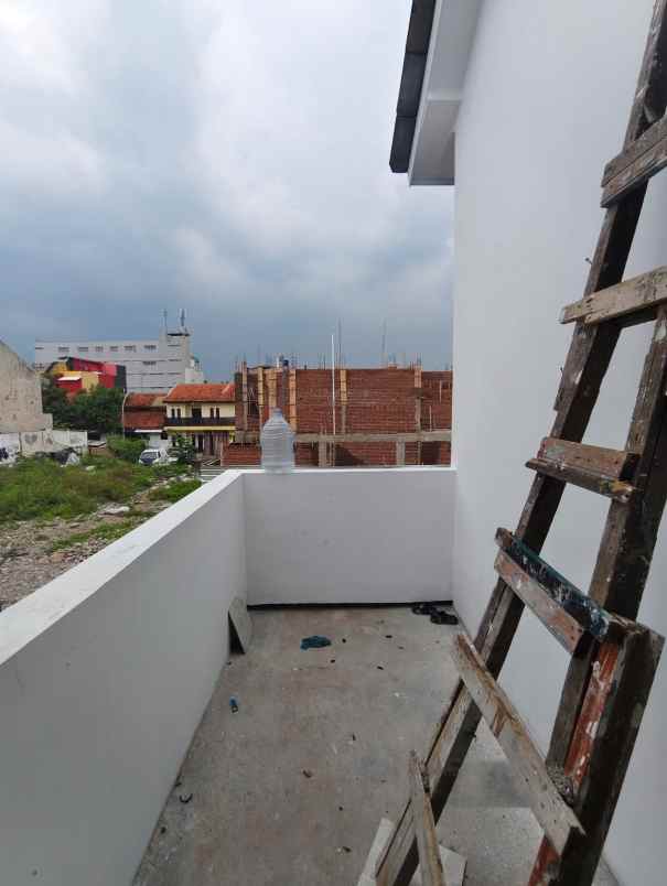 dijual rumah kelurahan gumuruh kec