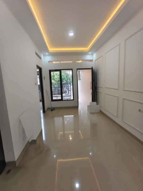 dijual rumah kelurahan gumuruh kec