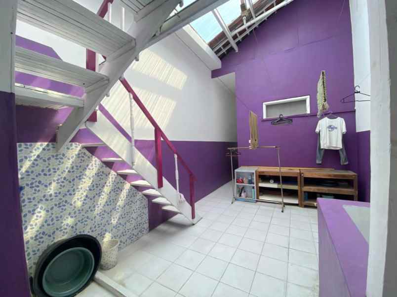 dijual rumah keputih gg makam blok b no 2