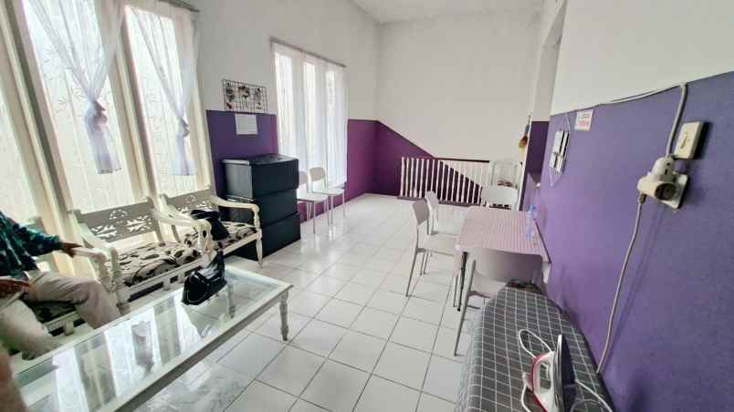 dijual rumah keputih gg makam blok b no 2