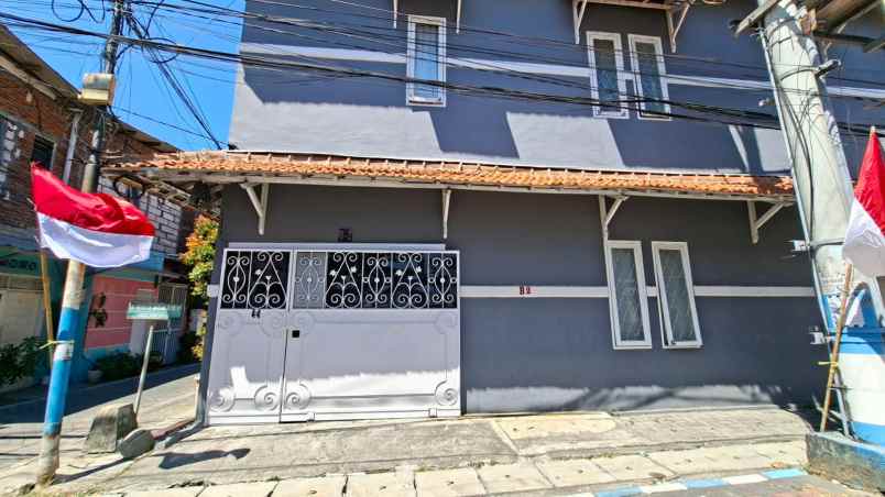 dijual rumah keputih gg makam blok b no 2