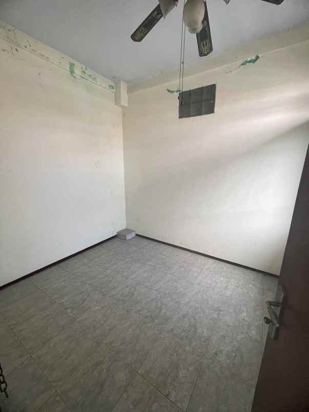 dijual rumah ketintang