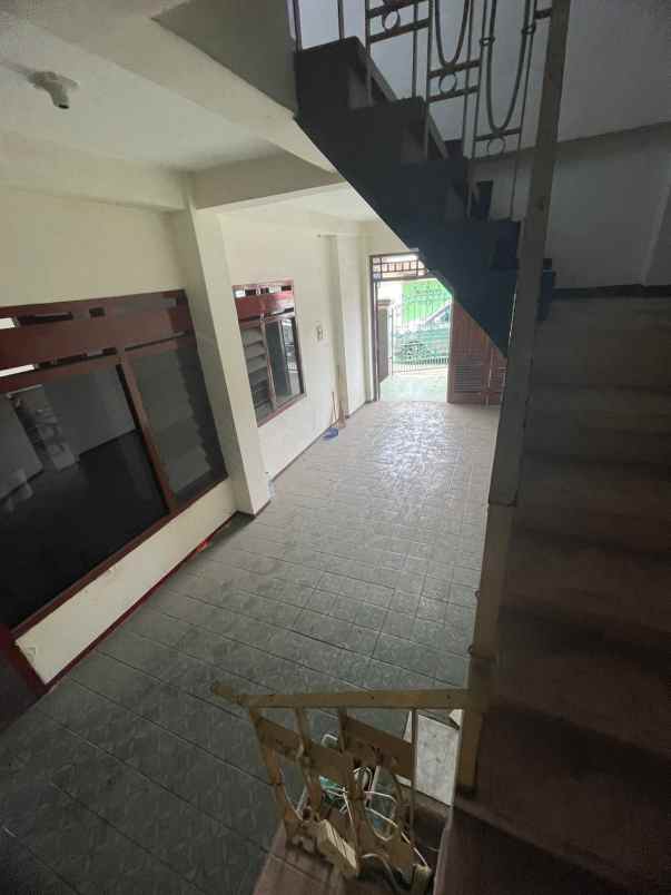 dijual rumah ketintang