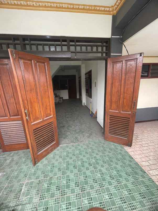 dijual rumah ketintang