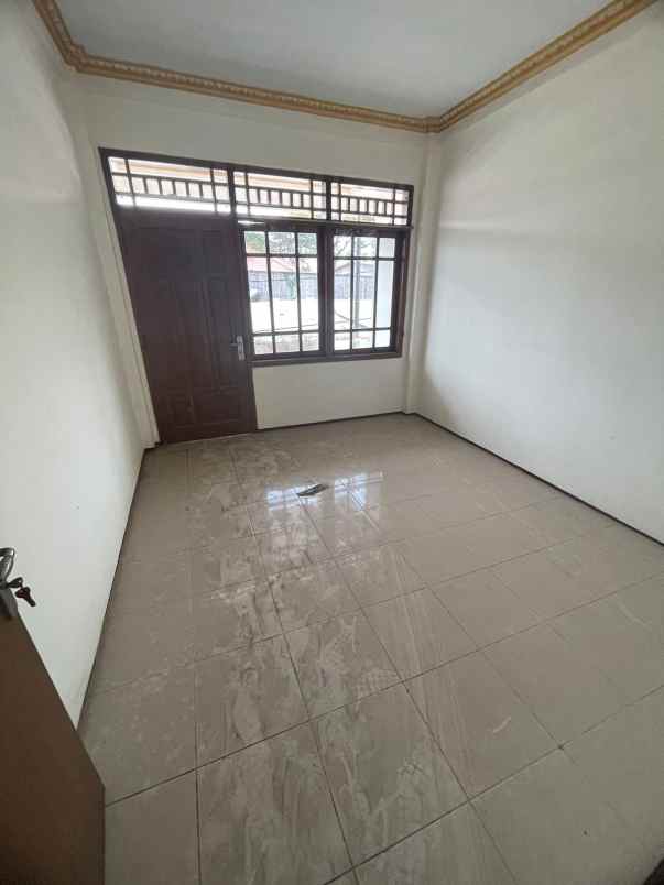 dijual rumah ketintang