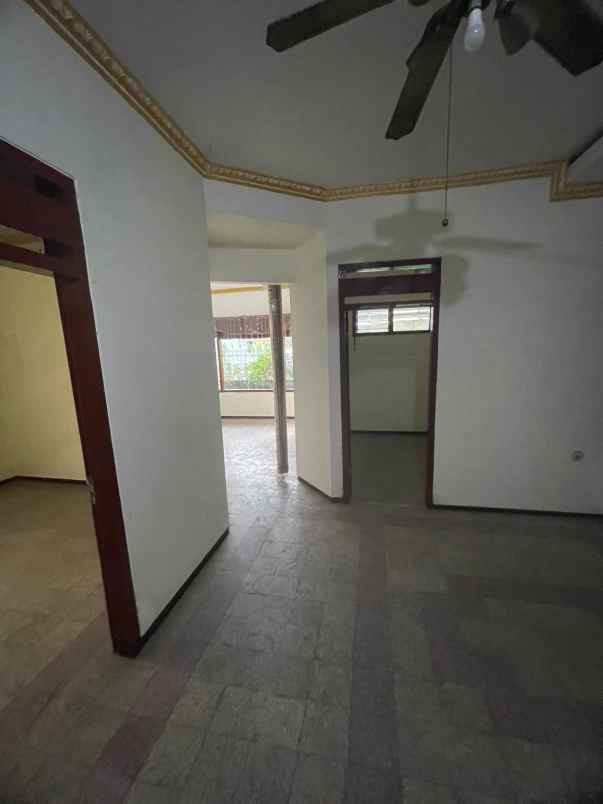 dijual rumah ketintang