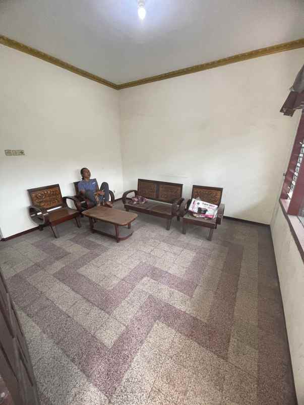 dijual rumah ketintang