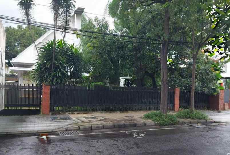 dijual rumah komersil lokasi di dr soetomo