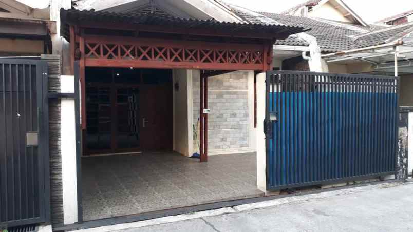 dijual rumah komplek bahagia permai