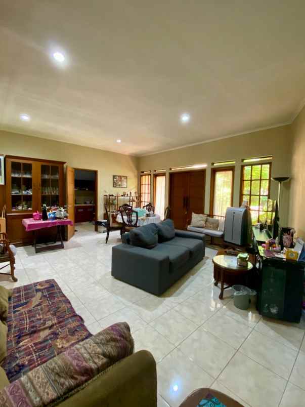 dijual rumah komplek bali view cireundeu