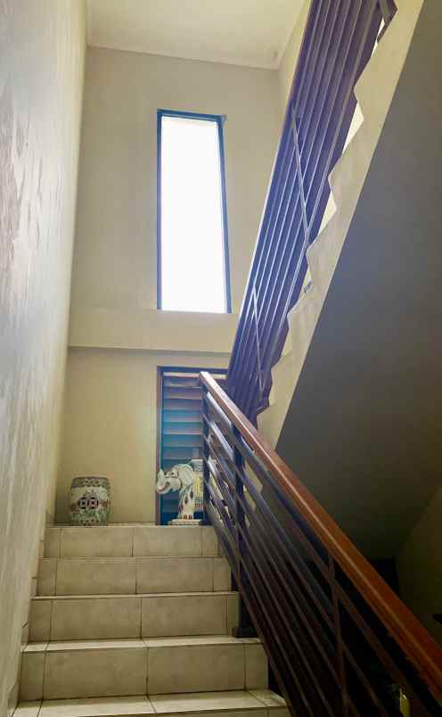 dijual rumah komplek bali view cireundeu