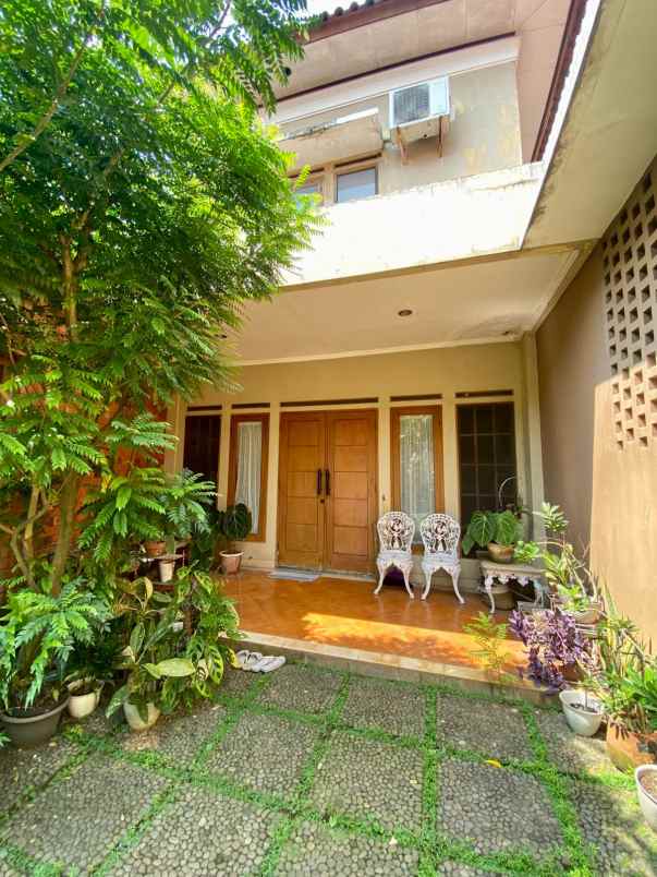 dijual rumah komplek bali view cireundeu