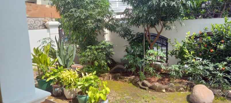 dijual rumah komplek billymoon pondok