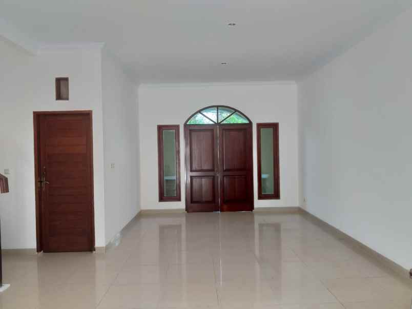 dijual rumah komplek billymoon pondok