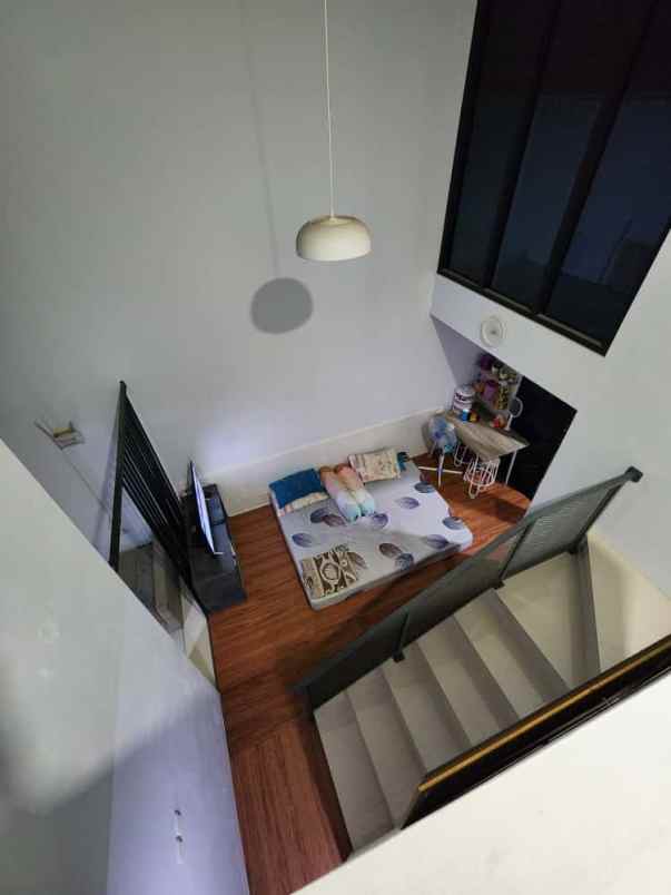 dijual rumah komplek bumi adipura