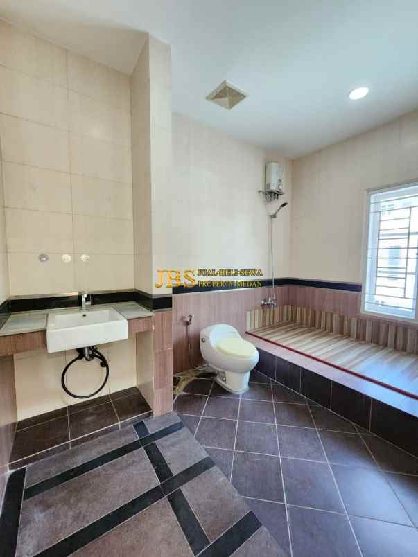 dijual rumah komplek cemara asri jalan