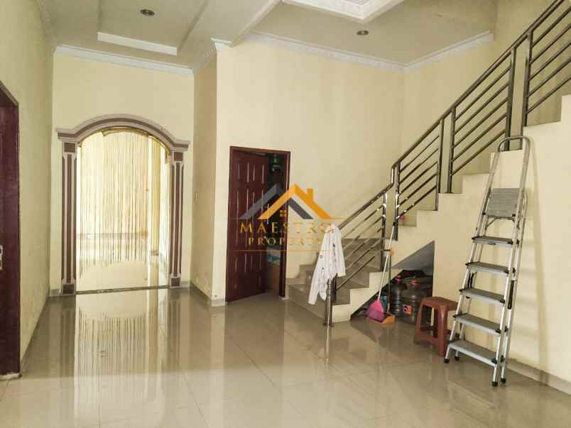 dijual rumah komplek cemara hijau jalan