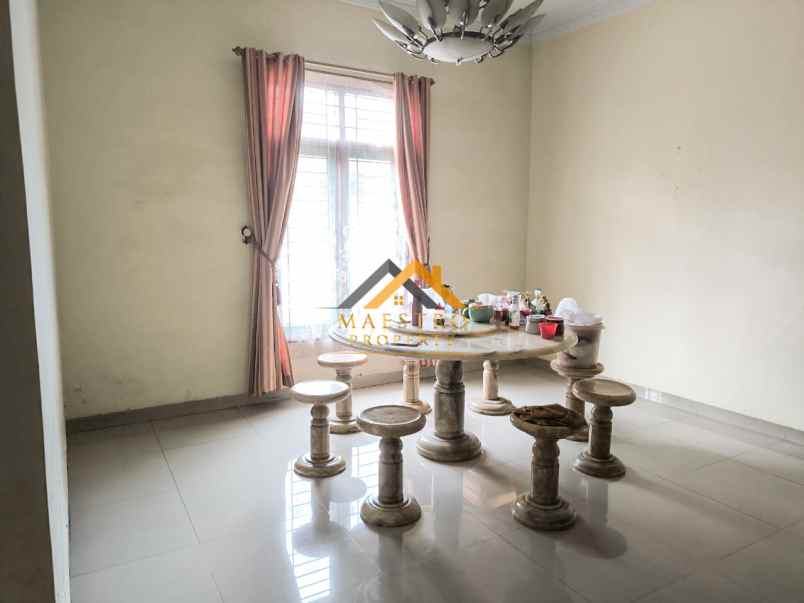 dijual rumah komplek cemara hijau jalan