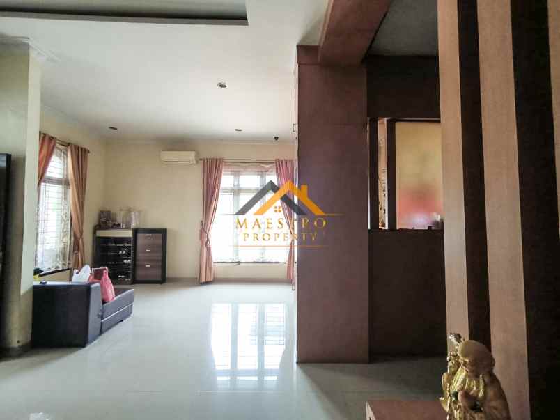 dijual rumah komplek cemara hijau jalan