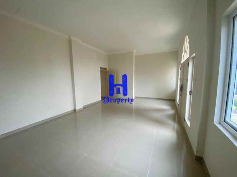 dijual rumah komplek citra garden