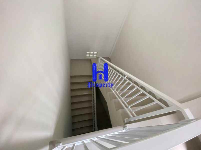 dijual rumah komplek citra garden