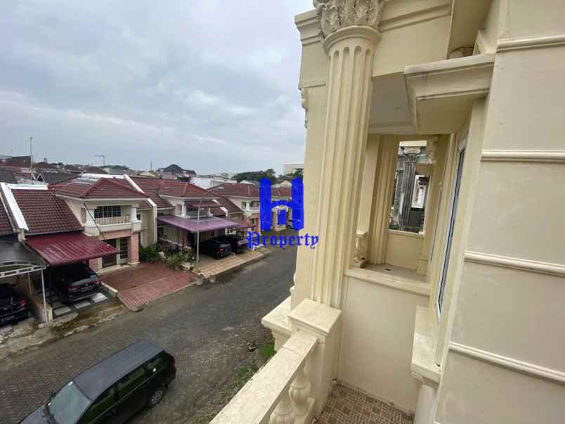 dijual rumah komplek citra garden