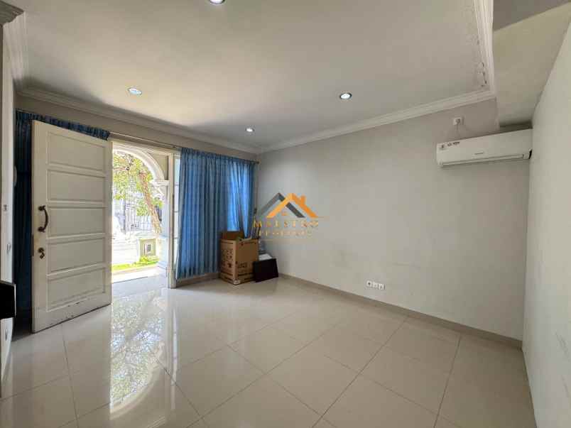 dijual rumah komplek citraland gama