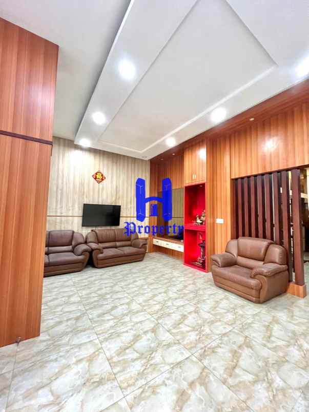 dijual rumah komplek graha metropolitan